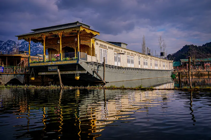 Houseboats of Kashmir: Floating Homes, Floating Dreams